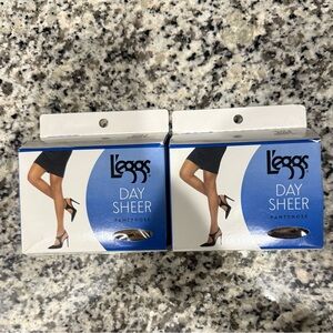 L'eggs Day Sheer Nude Control Top‎ Size B  Pantyhose lot of 2